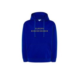 Sinine kapuutsiga pusa ees kollasega EU tähetriip ja kiri EUROPE