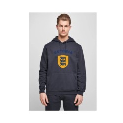 Tumesinine kapuutsiga pusa ees suur Eesti vapp-vimpel ja kiri ESTONIA