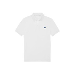 Valge polosärk vasakul rinnal minimalistlik Eesti lipp