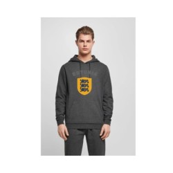 Tumehall kapuutsiga pusa ees suur Eesti vapp-vimpel ja kiri ESTONIA