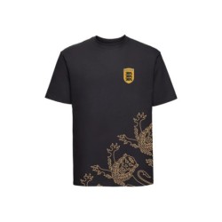 Must lühikeste varrukatega t-särk ja kuldse lõvikontuuriga ESTONIA vapp-vimpel